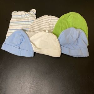 6 Infant hats